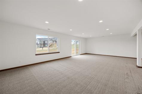 5658 Meadow Grass Circle SE Cedar Rapids IA 52403