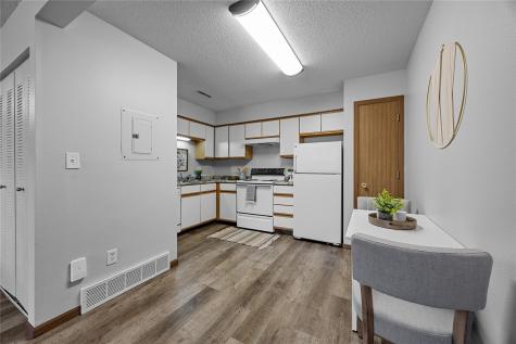 930B Boston Way Coralville IA 52241