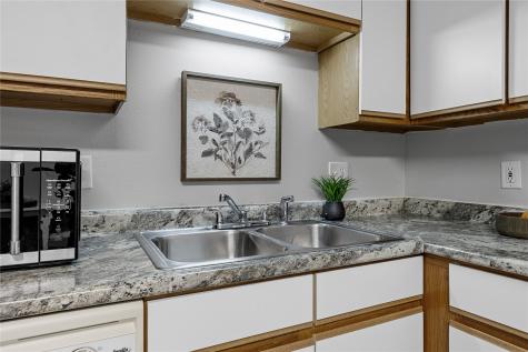 930B Boston Way Coralville IA 52241