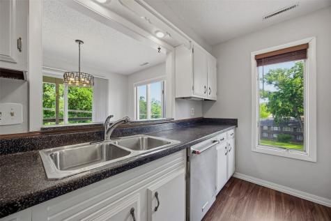 1726 Applewood Place NE Cedar Rapids IA 52402