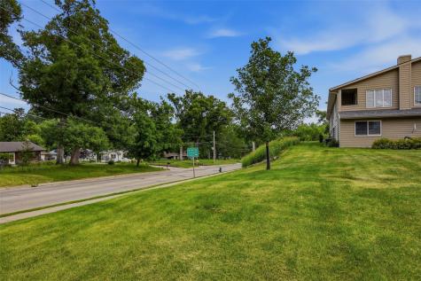 1726 Applewood Place NE Cedar Rapids IA 52402
