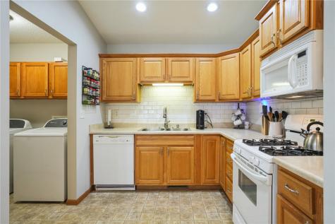 3313 Stoneview Circle SW Cedar Rapids IA 52404