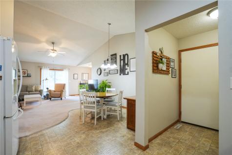 3313 Stoneview Circle SW Cedar Rapids IA 52404