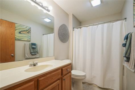 3313 Stoneview Circle SW Cedar Rapids IA 52404