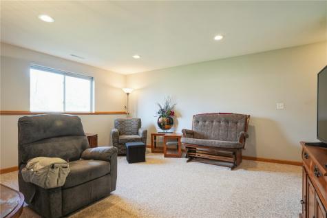 3313 Stoneview Circle SW Cedar Rapids IA 52404