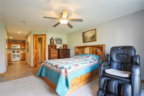 3313 Stoneview Circle SW Cedar Rapids IA 52404