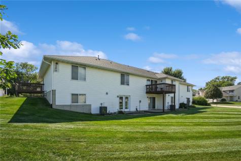 3313 Stoneview Circle SW Cedar Rapids IA 52404