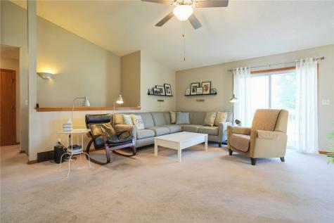 3313 Stoneview Circle SW Cedar Rapids IA 52404