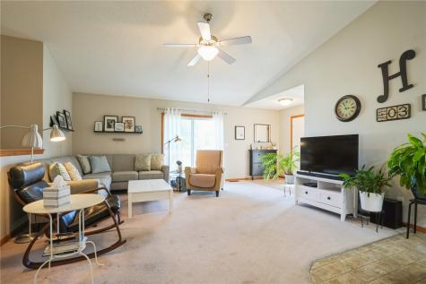 3313 Stoneview Circle SW Cedar Rapids IA 52404
