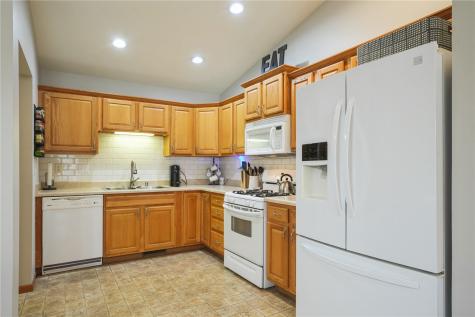 3313 Stoneview Circle SW Cedar Rapids IA 52404