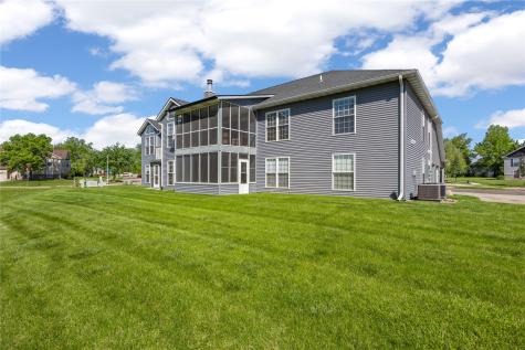 4300 Westchester Drive NE Cedar Rapids IA 52402
