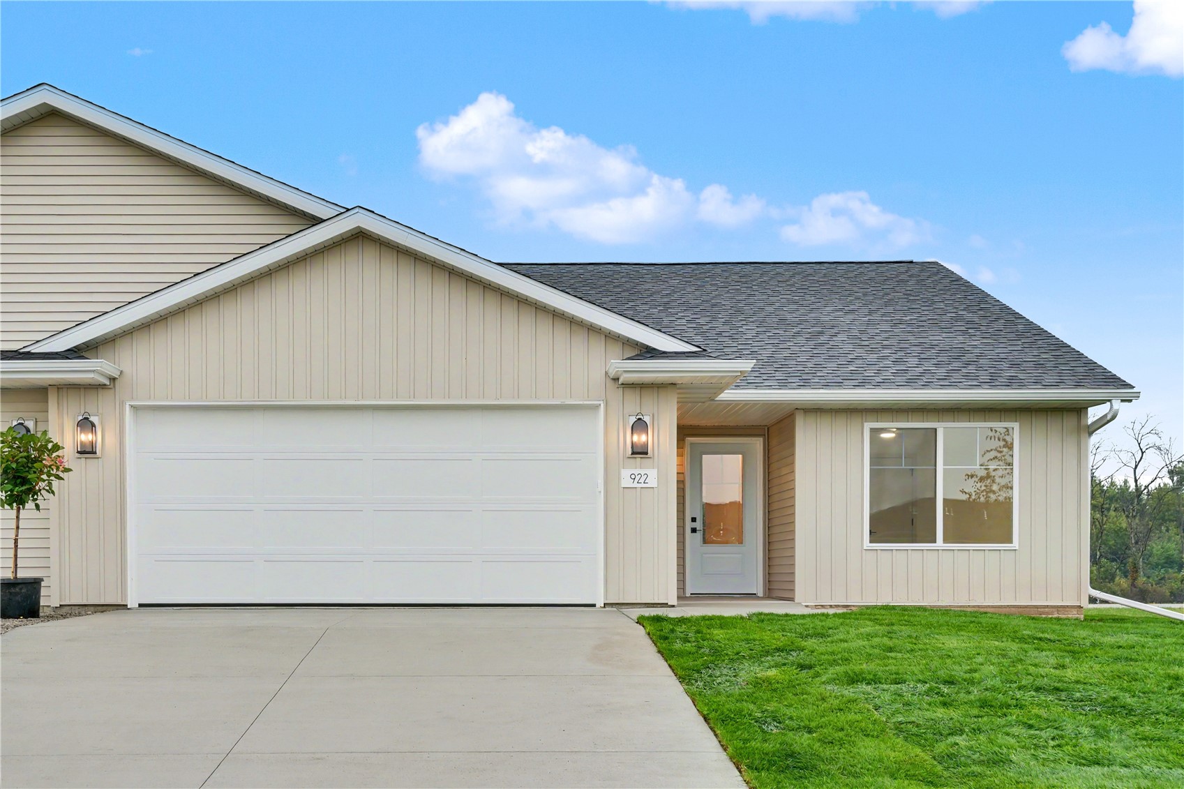 922 Oak Drive Palo IA 52324