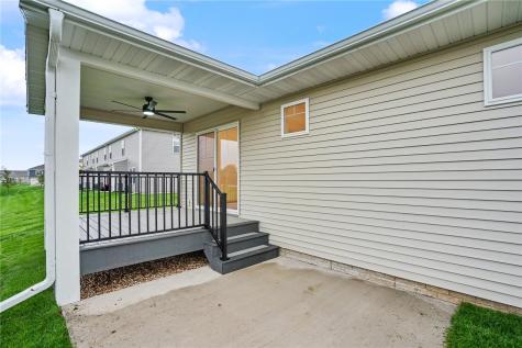 922 Oak Drive Palo IA 52324