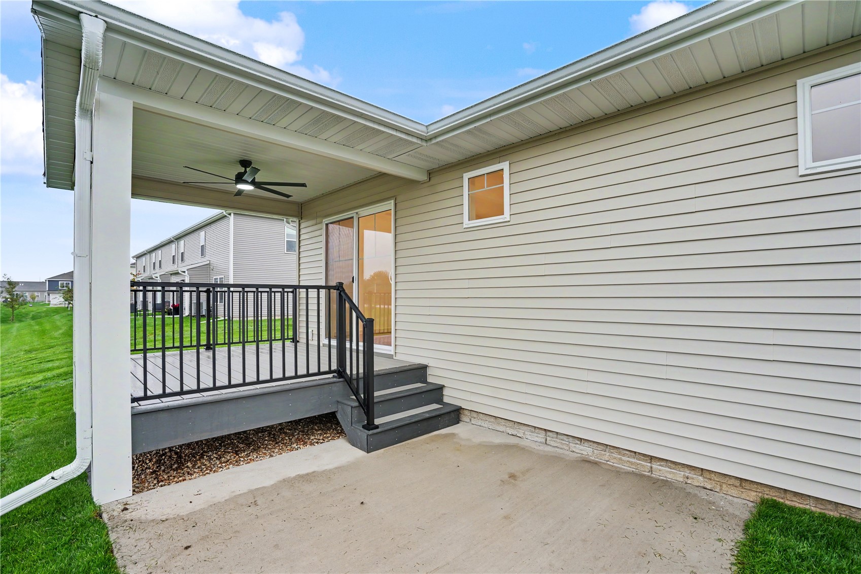 922 Oak Drive Palo IA 52324