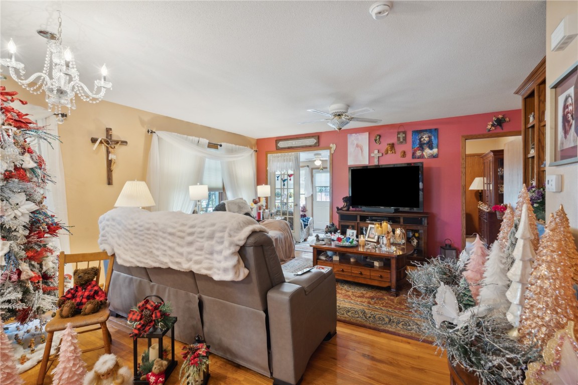 822 10th Avenue SW Mt Vernon IA 52314