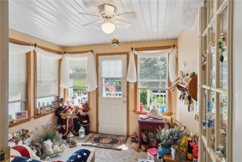 822 10th Avenue SW Mt Vernon IA 52314
