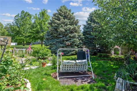 822 10th Avenue SW Mt Vernon IA 52314