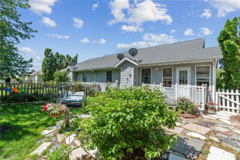 822 10th Avenue SW Mt Vernon IA 52314
