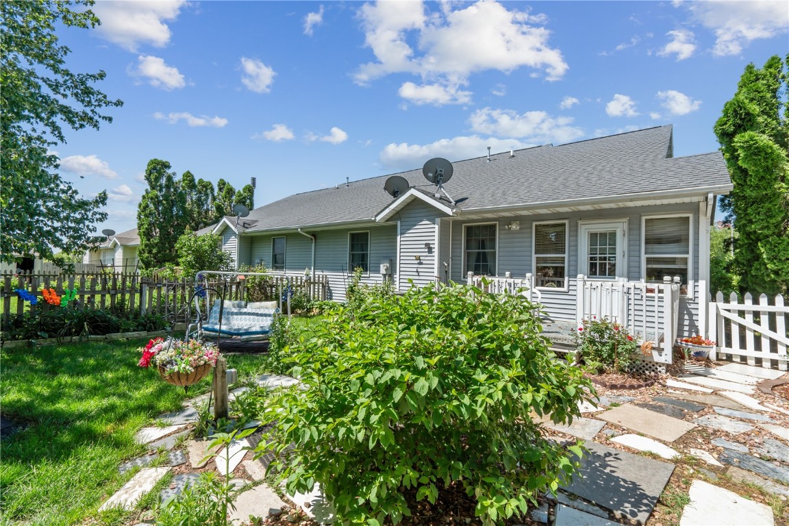 822 10th Avenue SW Mt Vernon IA 52314