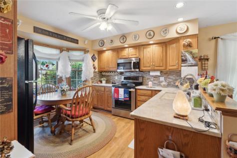 822 10th Avenue SW Mt Vernon IA 52314