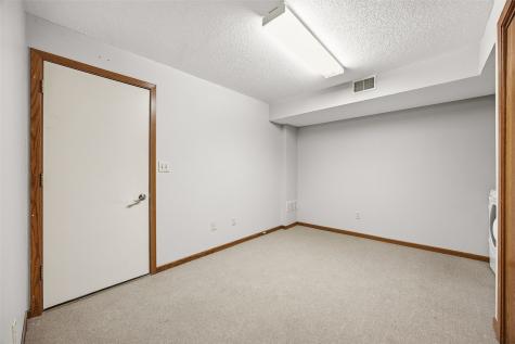 924 West Side Drive Iowa City IA 52246