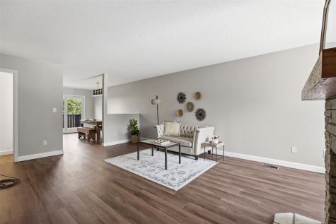 924 West Side Drive Iowa City IA 52246