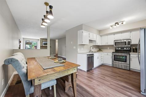 924 West Side Drive Iowa City IA 52246