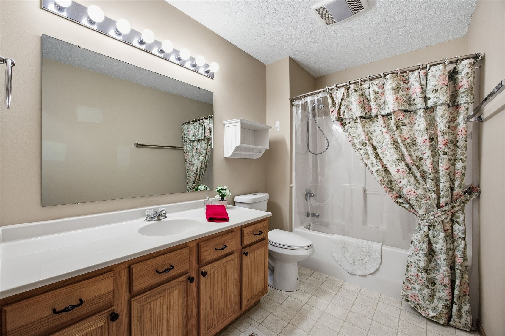 1033 74 Street NE Cedar Rapids IA 52402