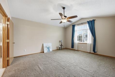 1033 74 Street NE Cedar Rapids IA 52402