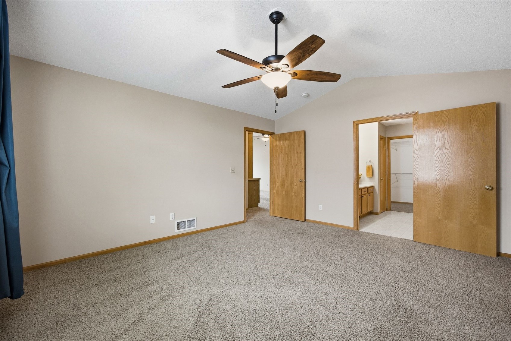 1033 74 Street NE Cedar Rapids IA 52402