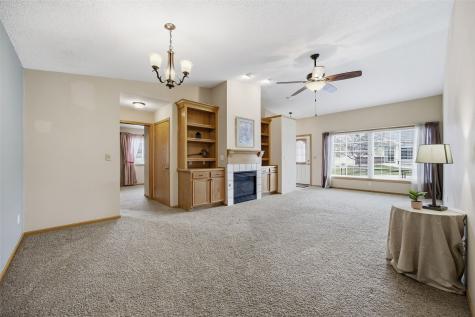 1033 74 Street NE Cedar Rapids IA 52402