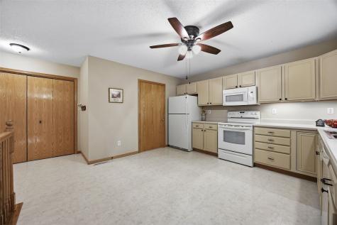1033 74 Street NE Cedar Rapids IA 52402