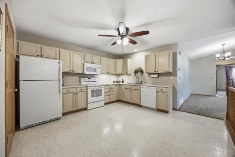 1033 74 Street NE Cedar Rapids IA 52402