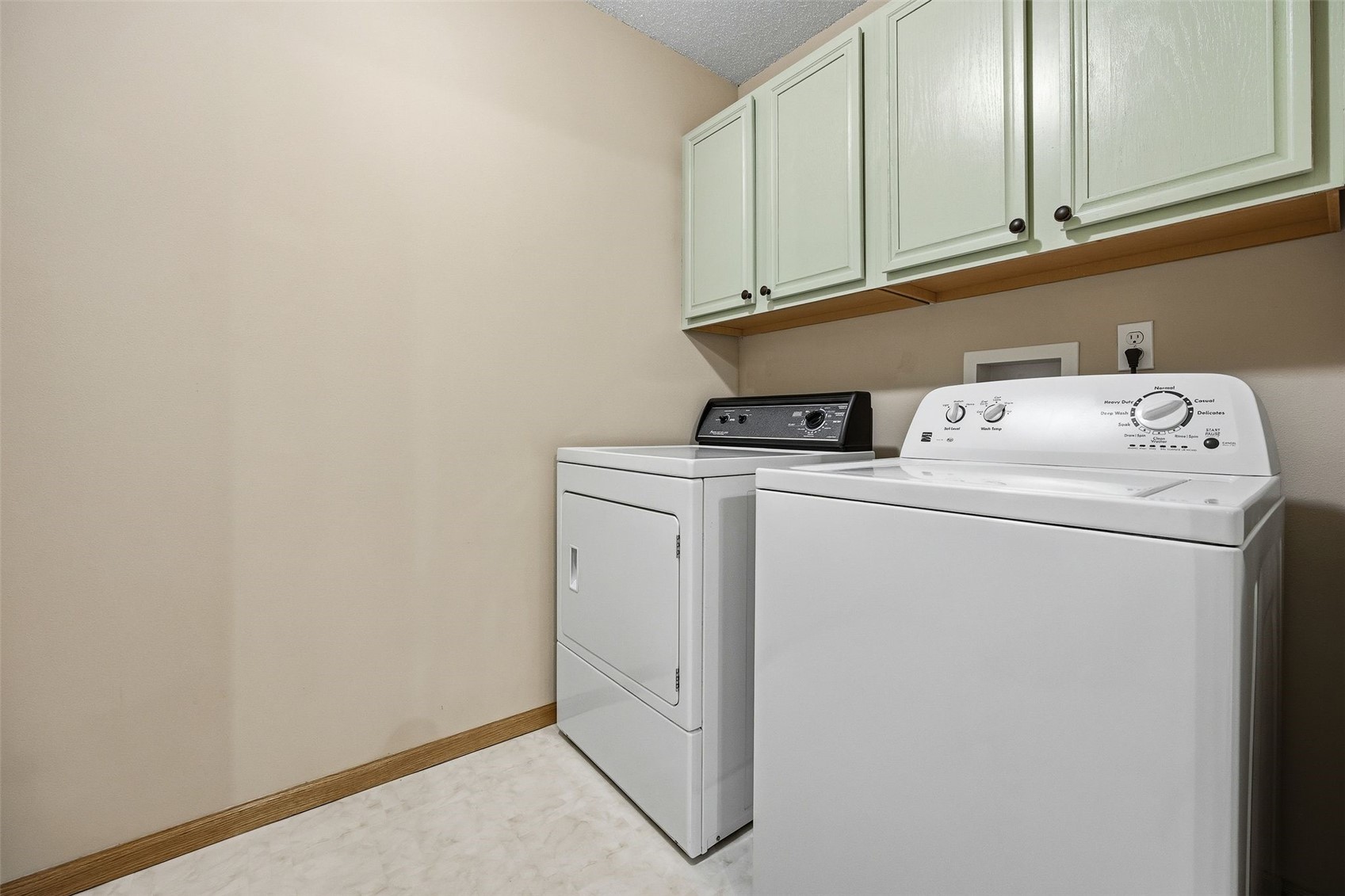 1033 74 Street NE Cedar Rapids IA 52402