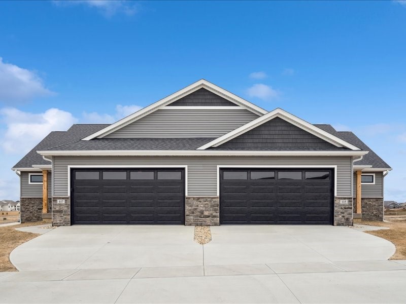 827 Prairie View Drive West Branch IA 52358