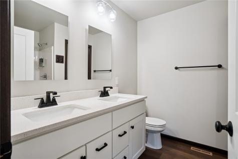 915 Prairie View Drive West Branch IA 52358