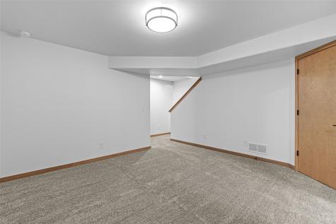628 Catherine Drive Tiffin IA 52340