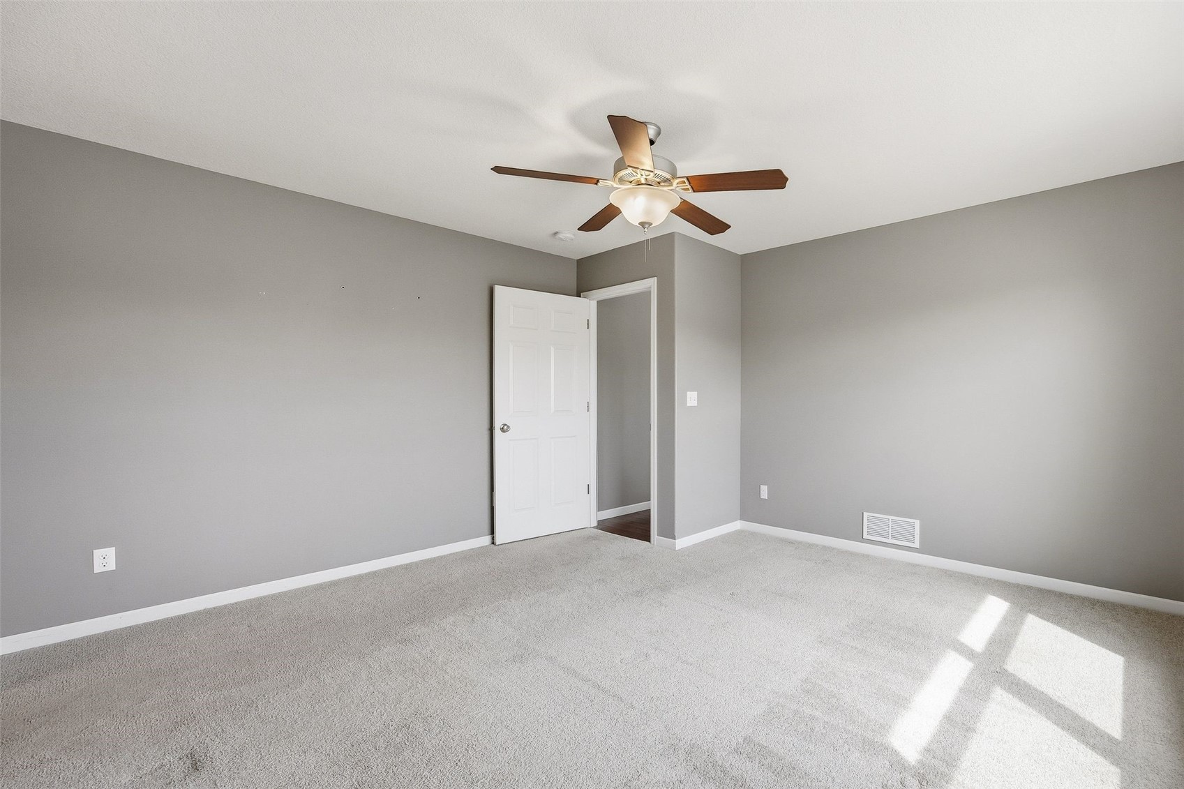 7003 Waterview Drive SW Cedar Rapids IA 52404
