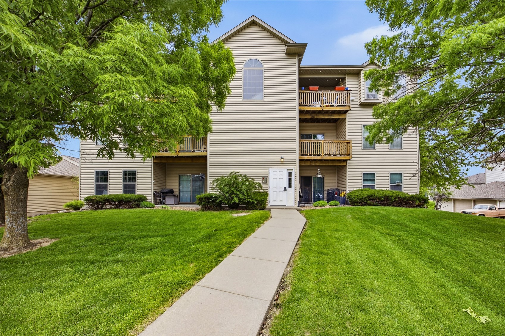 2853 Coral Court Coralville IA 52241