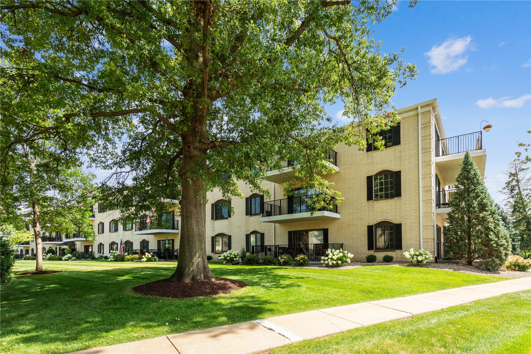 100 Thompson Drive SE Cedar Rapids IA 52403