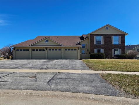 4113 Lexington Court NE Cedar Rapids IA 52402