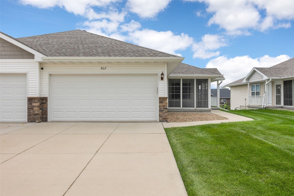 907 Deer Run Drive NE Cedar Rapids IA 52402