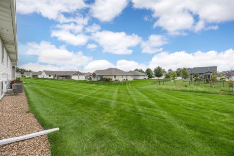 907 Deer Run Drive NE Cedar Rapids IA 52402
