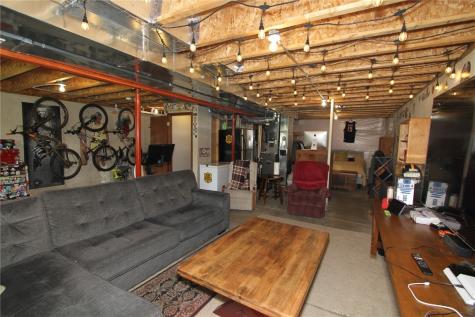 3521 Stoney Point Road SW Cedar Rapids IA 52404