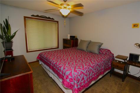 3521 Stoney Point Road SW Cedar Rapids IA 52404