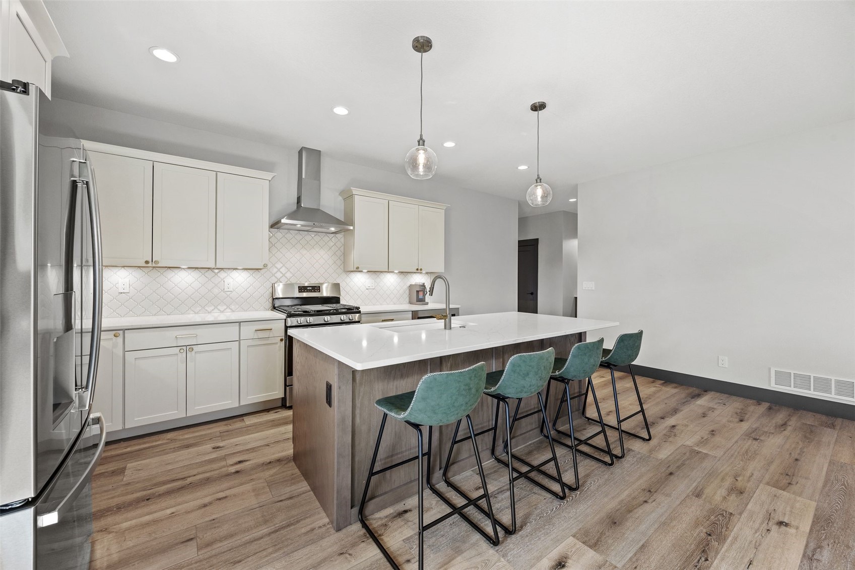 3060 Sunflower Street Ely IA 52227