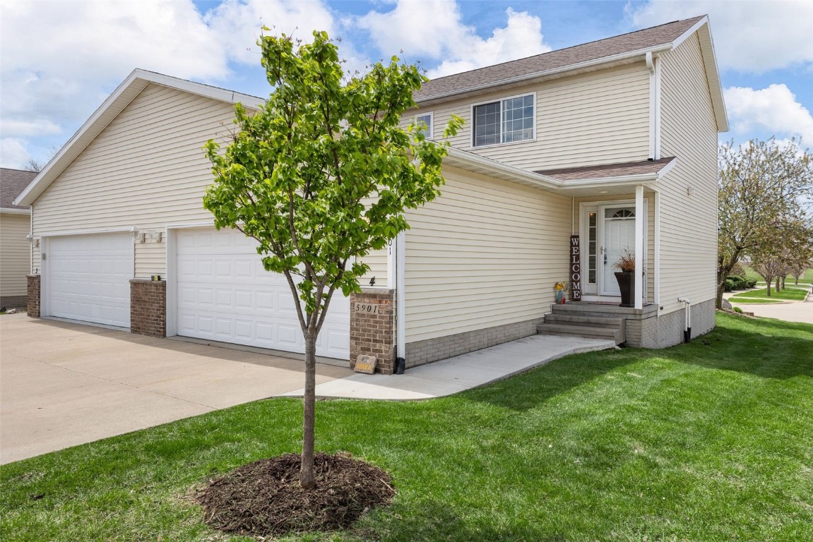 5901 Muirfield Drive SW Cedar Rapids IA 52404