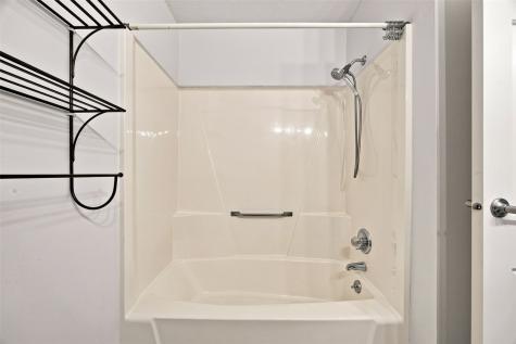 3813 Summerfield Lane NE Cedar Rapids IA 52402
