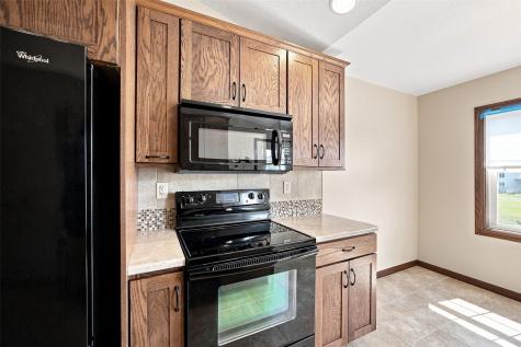 3813 Summerfield Lane NE Cedar Rapids IA 52402