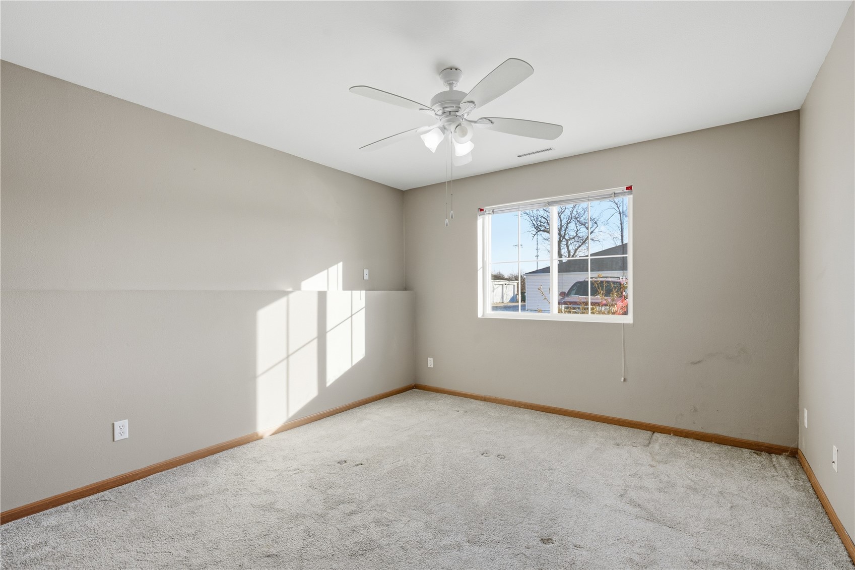 6410 Creekside Drive NE Cedar Rapids IA 52402
